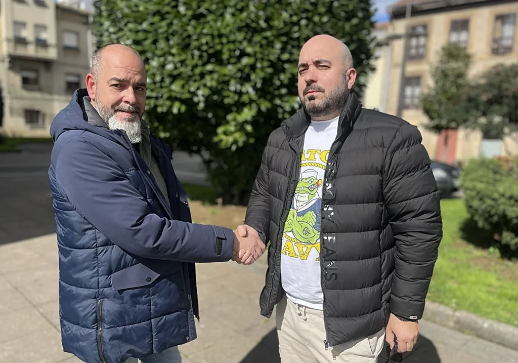 Representantes de UniónGC durante el análisis de la situación del despliegue de la Guardia Civil en Siero.